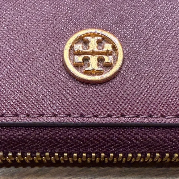 Tory Burch Robinson Zip Continental Wallet in Burgundy - Picture 4 of 6